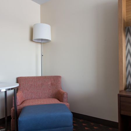Holiday Inn Hotel & Suites - Mount Pleasant By Ihg Екстериор снимка