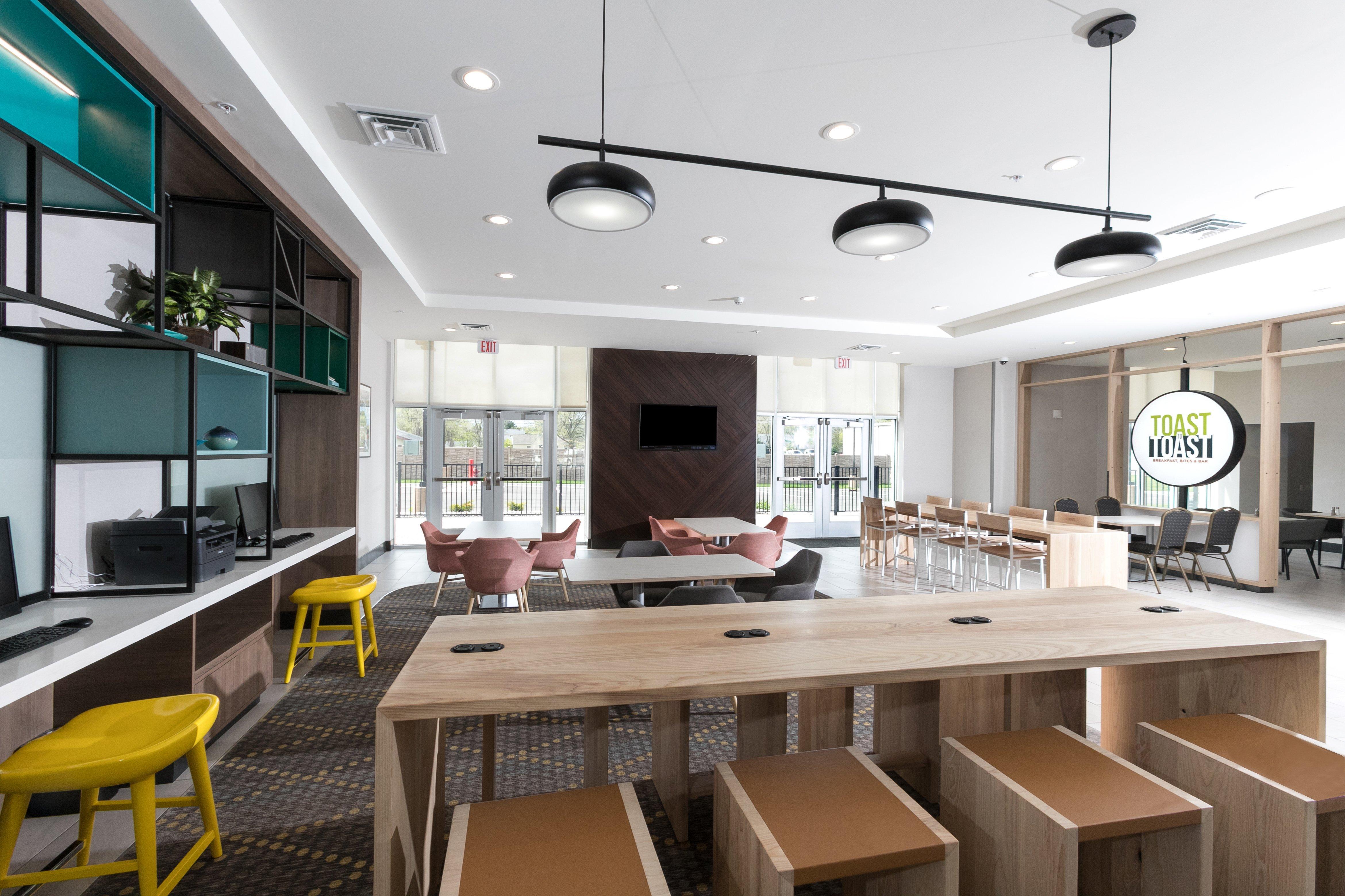 Holiday Inn Hotel & Suites - Mount Pleasant By Ihg Екстериор снимка