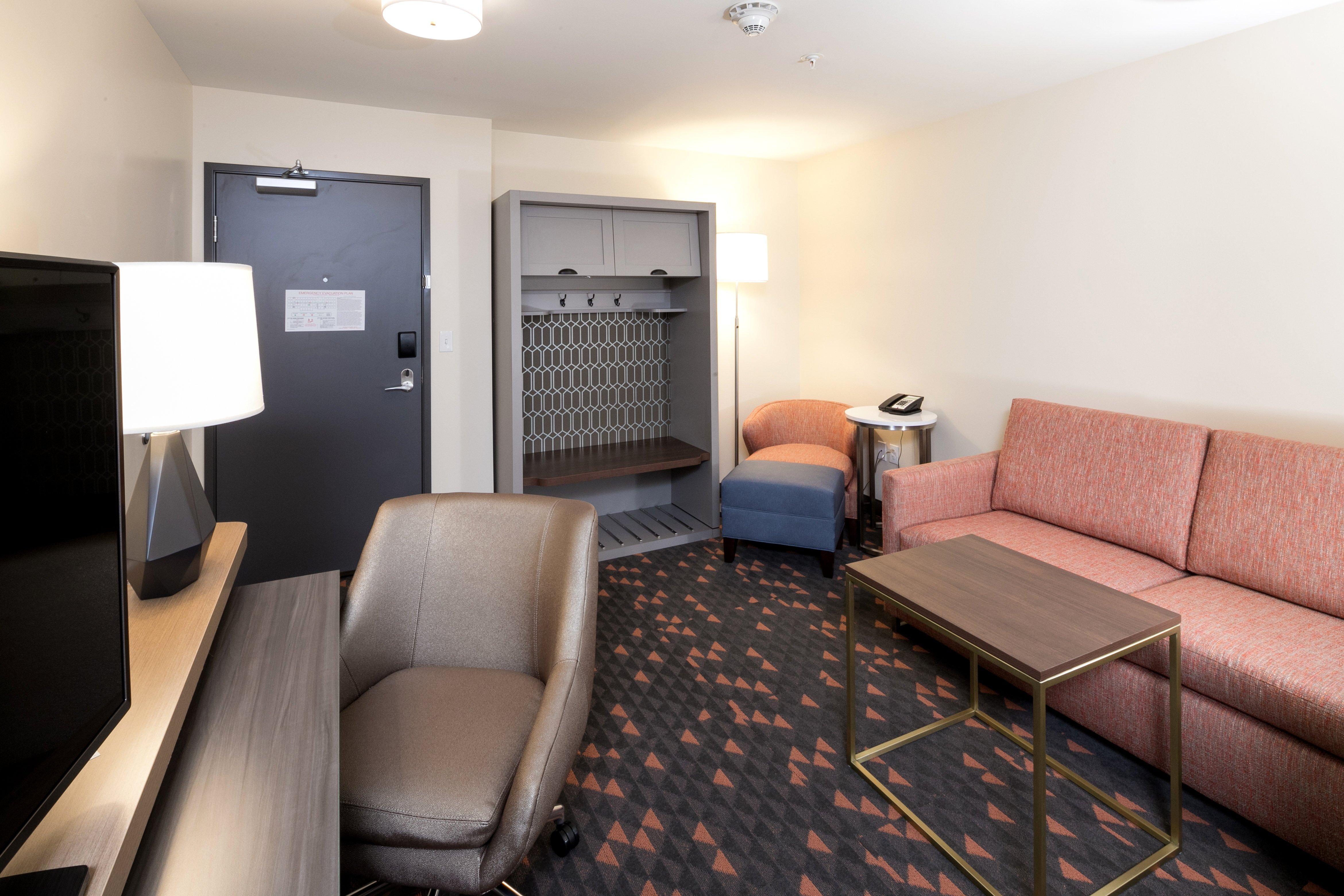 Holiday Inn Hotel & Suites - Mount Pleasant By Ihg Екстериор снимка