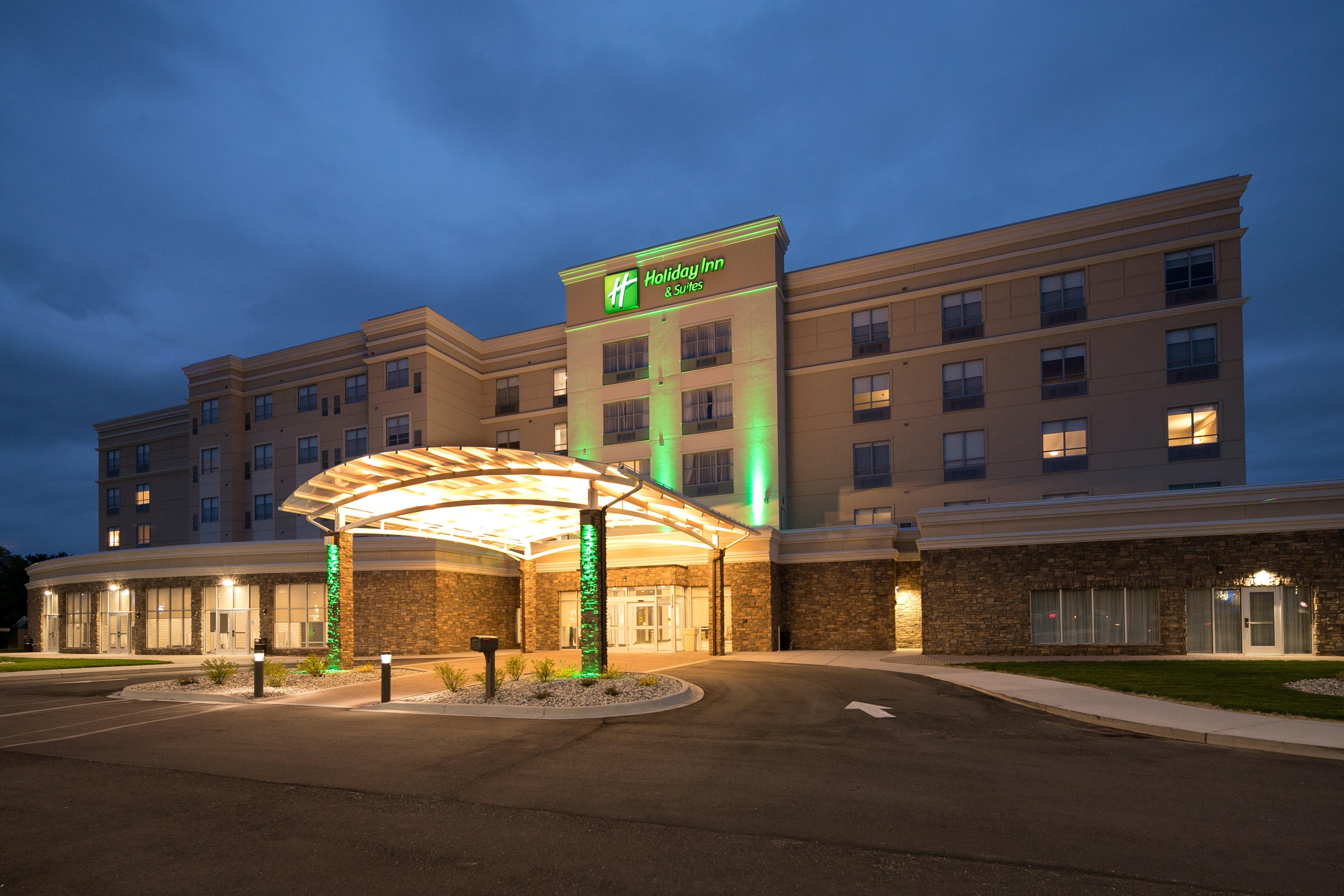 Holiday Inn Hotel & Suites - Mount Pleasant By Ihg Екстериор снимка