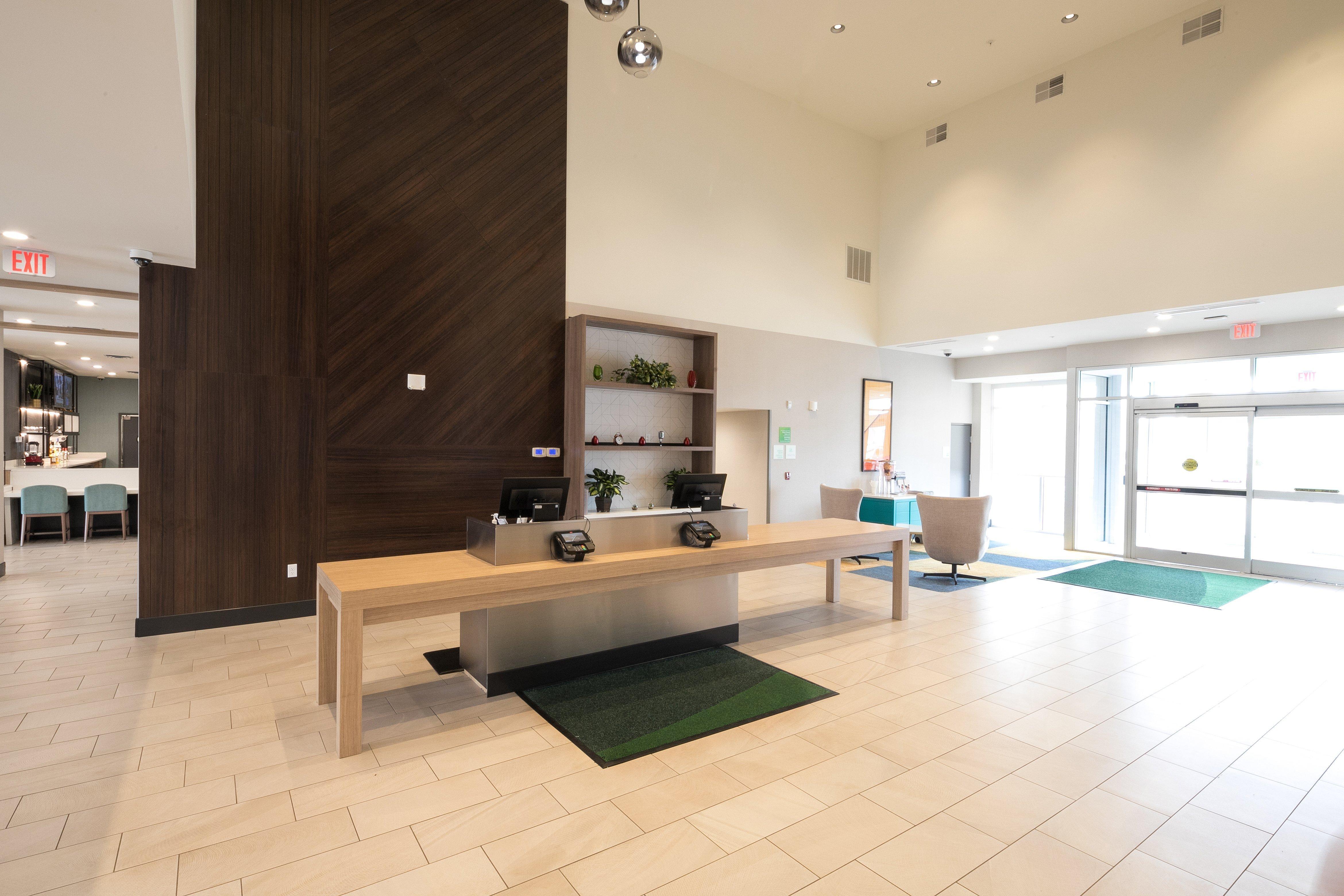 Holiday Inn Hotel & Suites - Mount Pleasant By Ihg Екстериор снимка