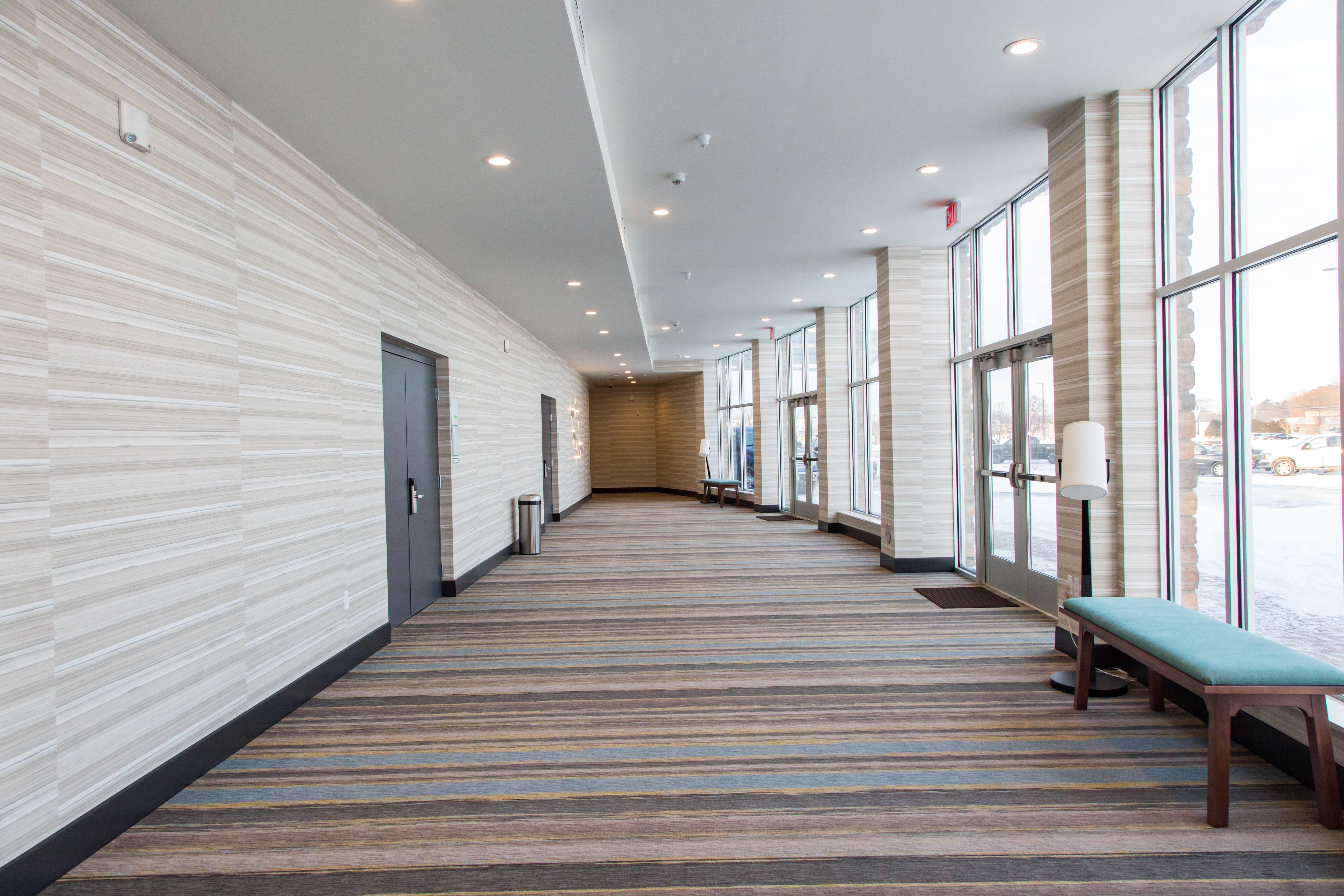 Holiday Inn Hotel & Suites - Mount Pleasant By Ihg Екстериор снимка