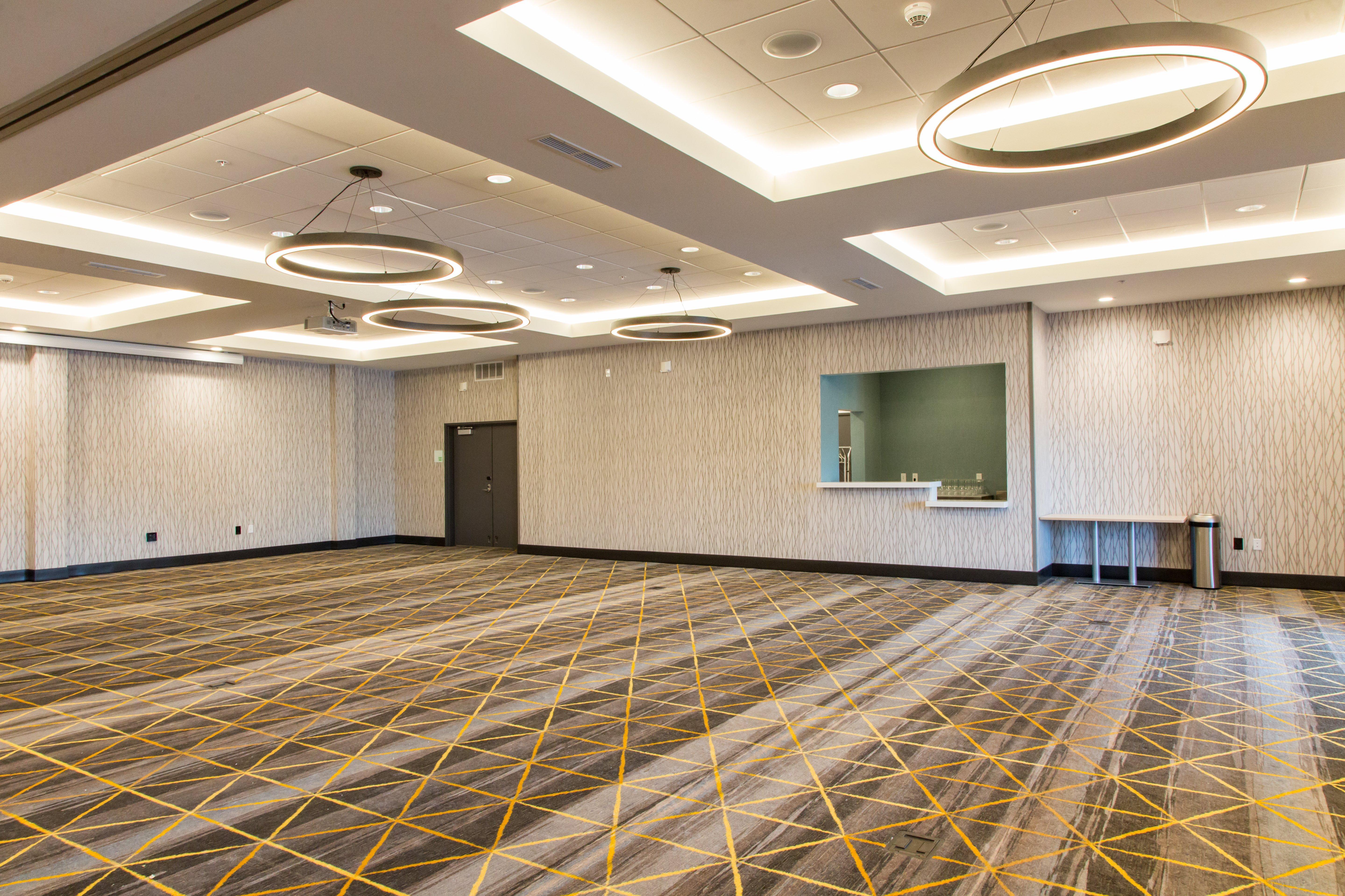 Holiday Inn Hotel & Suites - Mount Pleasant By Ihg Екстериор снимка